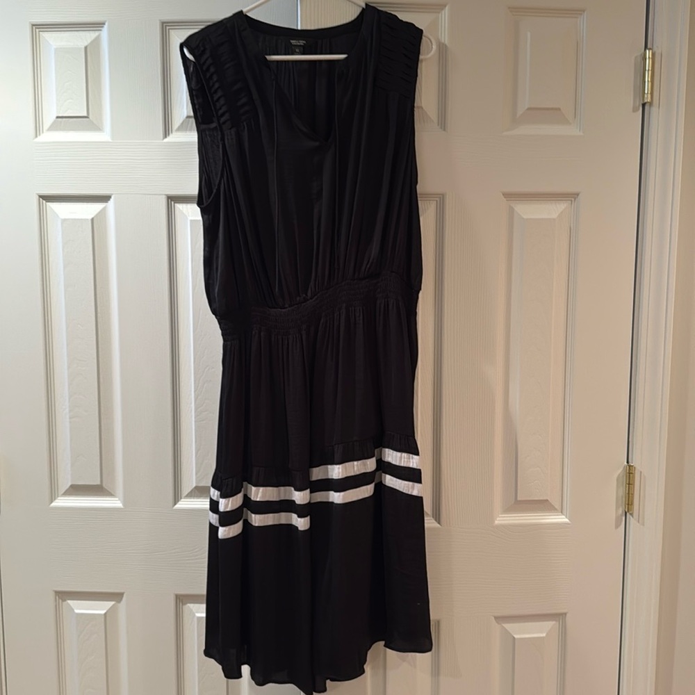 Simply Vera Vera Wang black silky sun dress